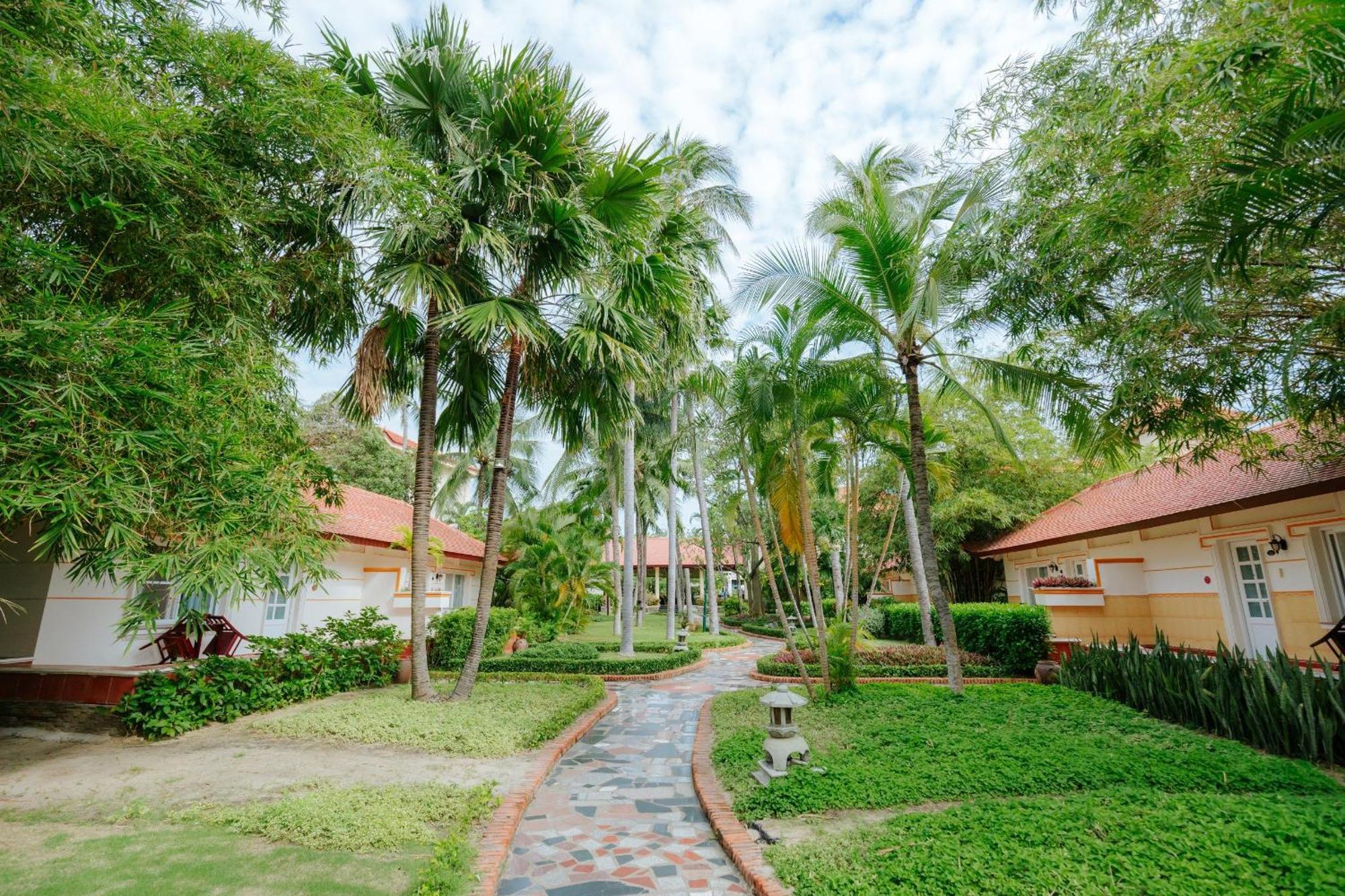 Le Aqua Resort & Spa Phan Thiet - Swiss Village Resort & Spa Mui Ne Exterior photo